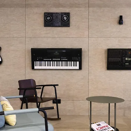 Ibis Styles Centre Gare מלון 3*