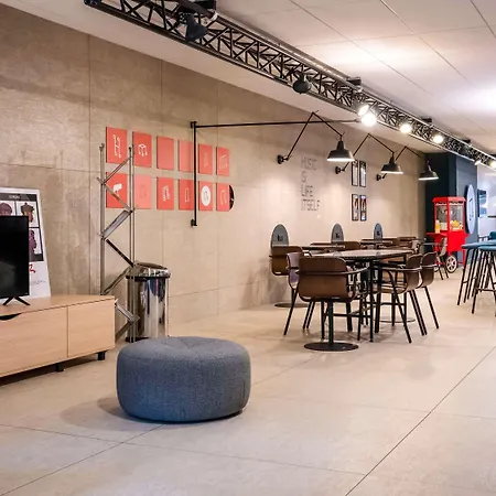 Ibis Styles Centre Gare נאנסי
