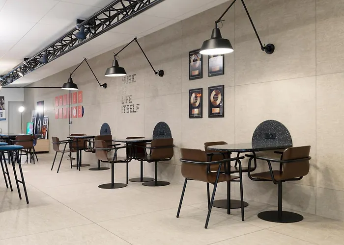 Ibis Styles Centre Gare 3* נאנסי