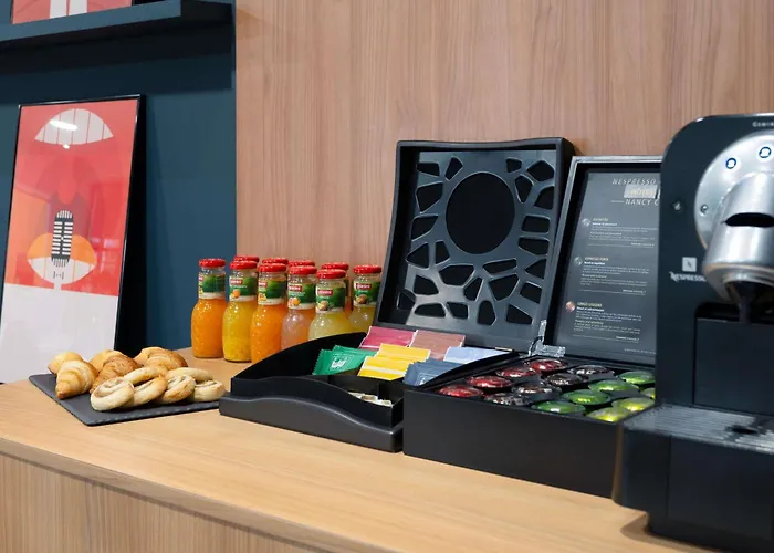 Ibis Styles Centre Gare מלון 3*